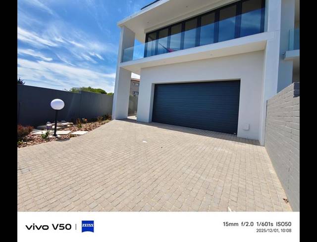 3 BEDROOM TOWNHOUSE FOR SALE IN HARTENBOS HEUWELS